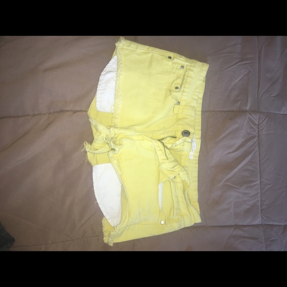 Shorts - Picture 2 of 4